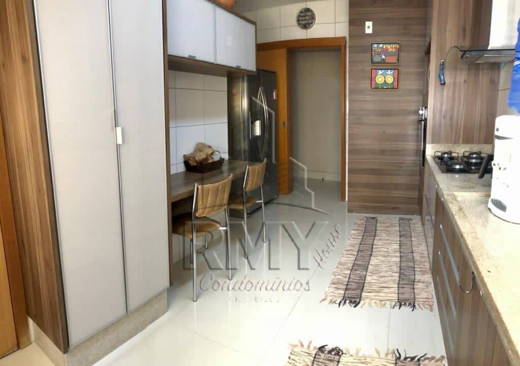 Apartamento à venda com 3 quartos, 136m² - Foto 2