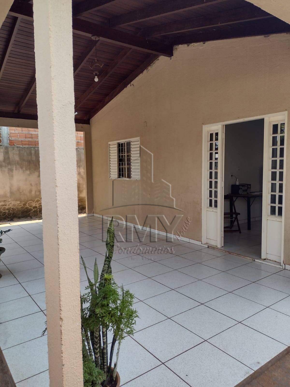 Casa à venda com 2 quartos, 90m² - Foto 3