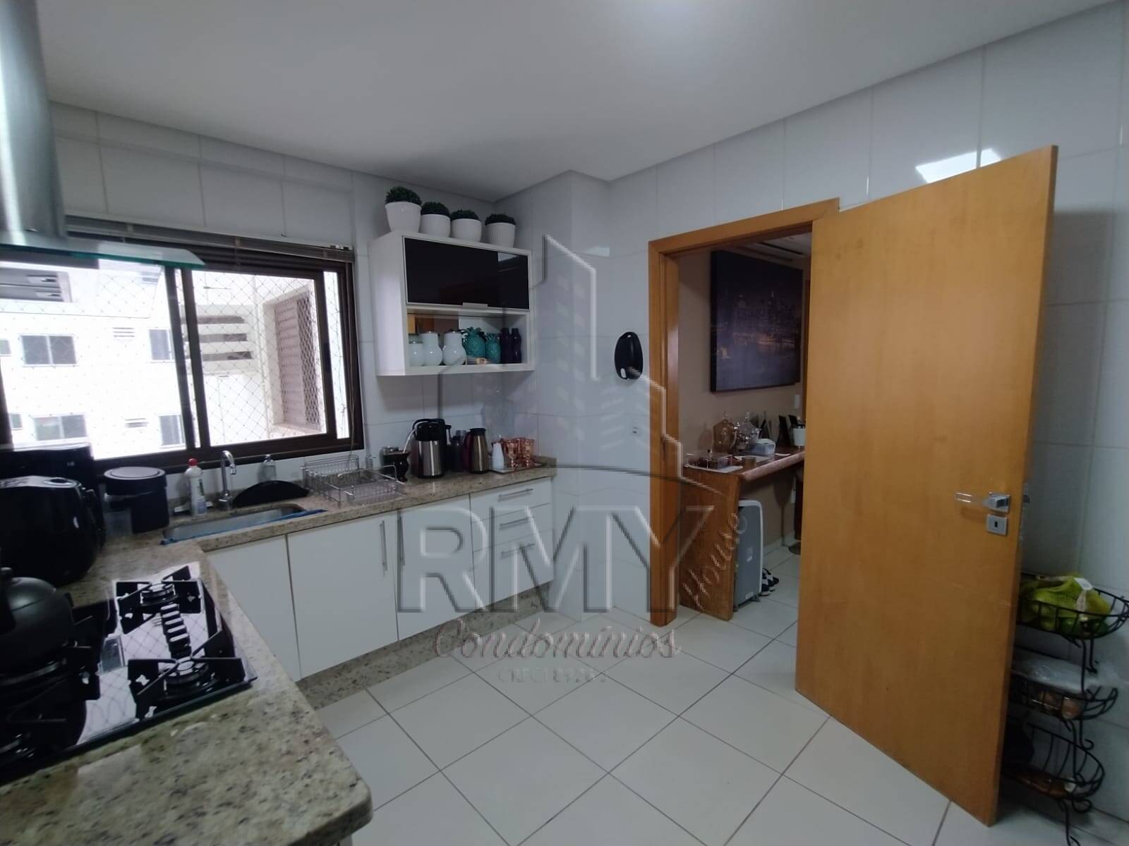 Apartamento à venda com 3 quartos, 123m² - Foto 11