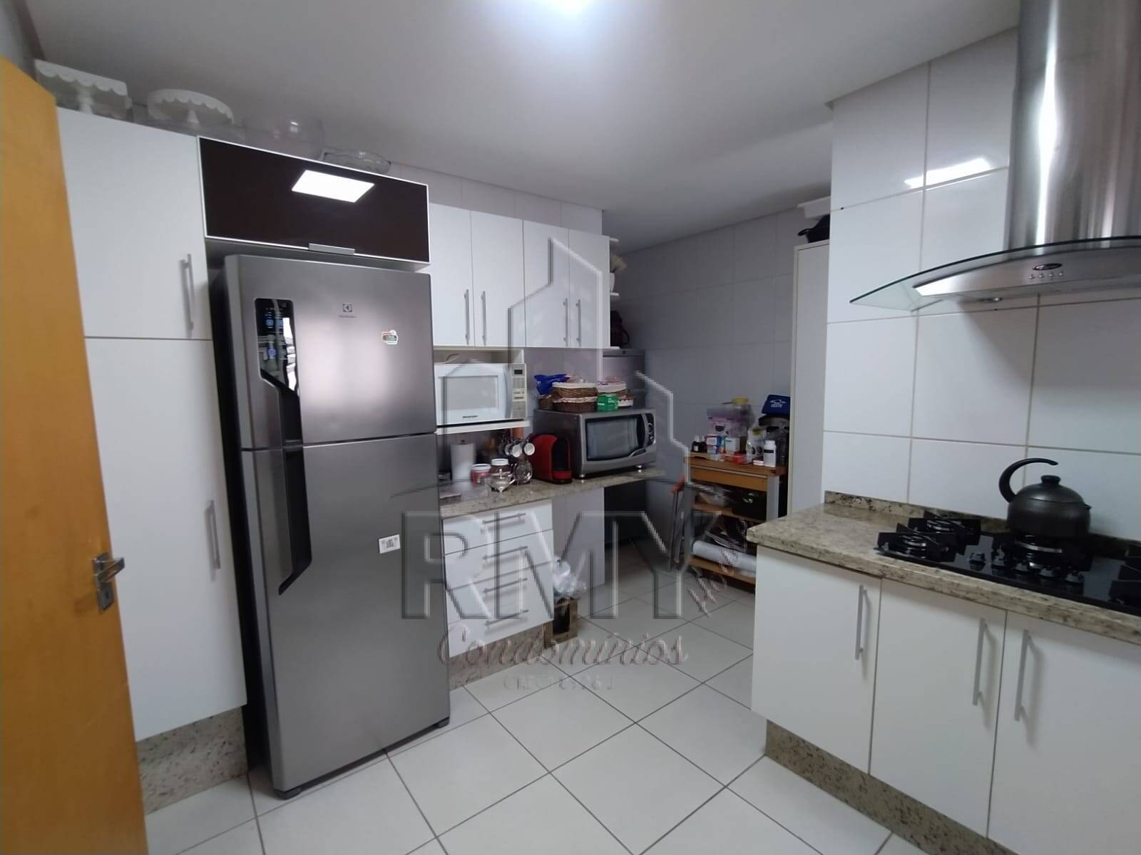 Apartamento à venda com 3 quartos, 123m² - Foto 12