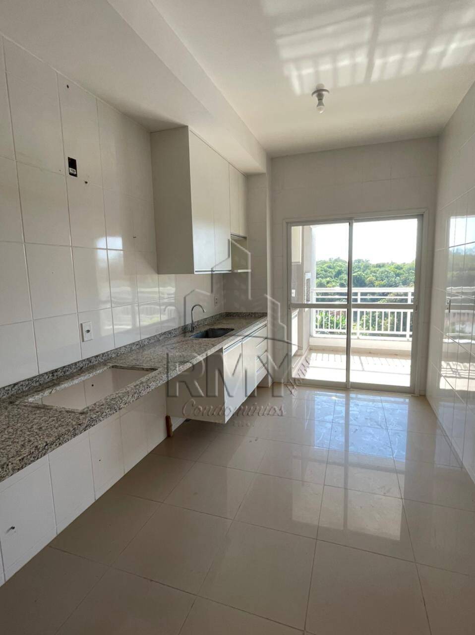 Apartamento à venda com 3 quartos, 114m² - Foto 3