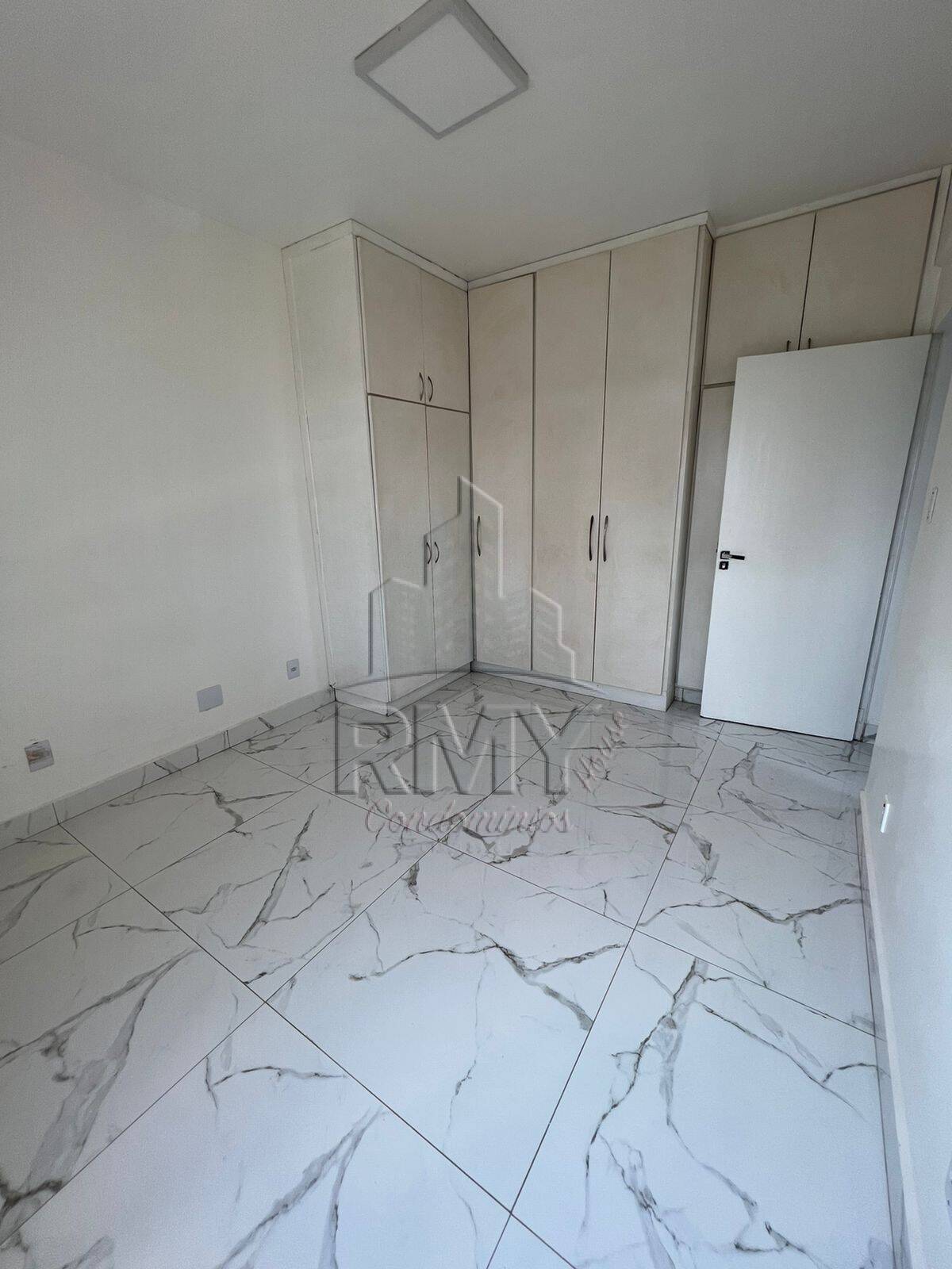 Apartamento à venda com 2 quartos, 70m² - Foto 13