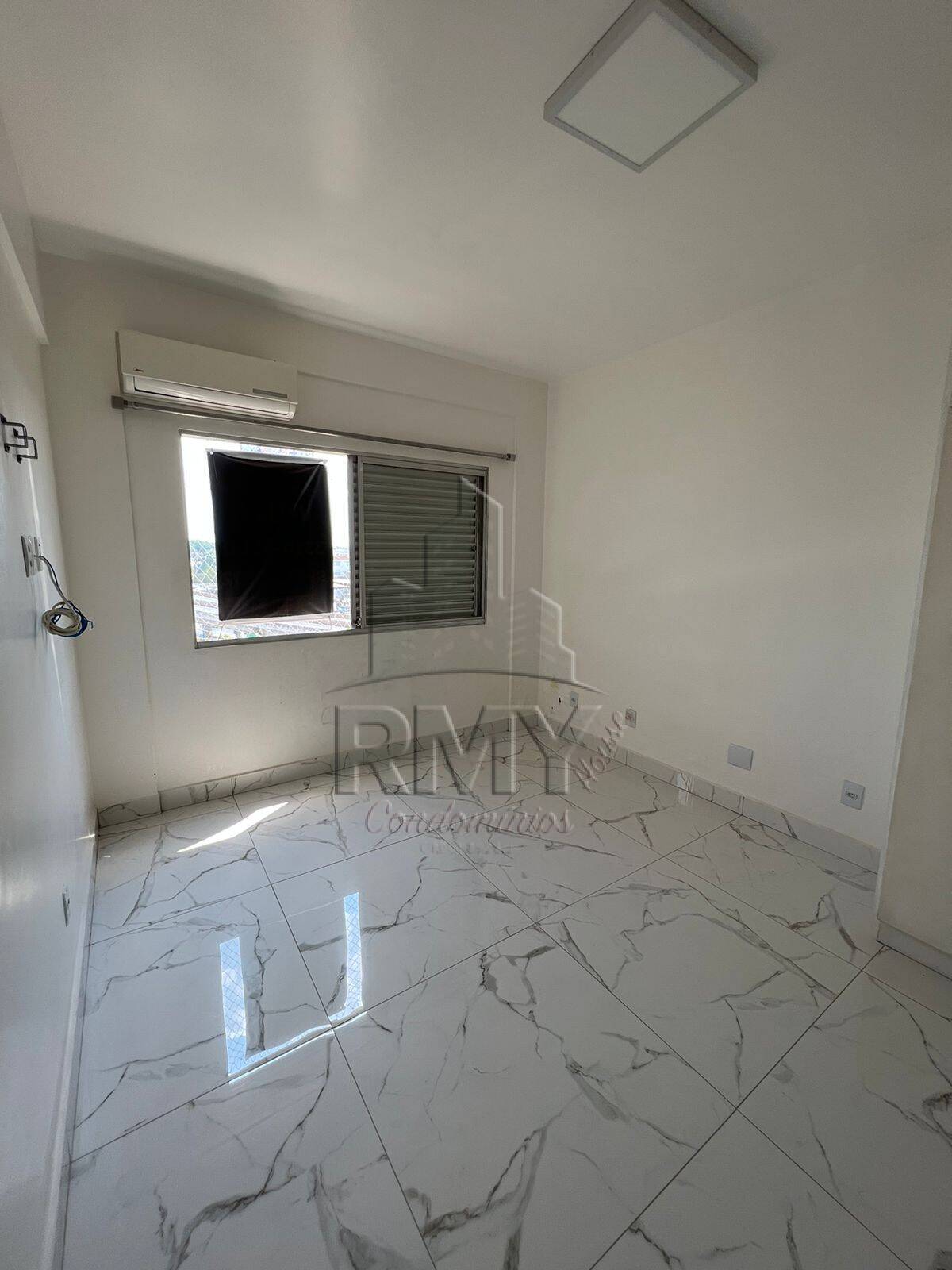 Apartamento à venda com 2 quartos, 70m² - Foto 9