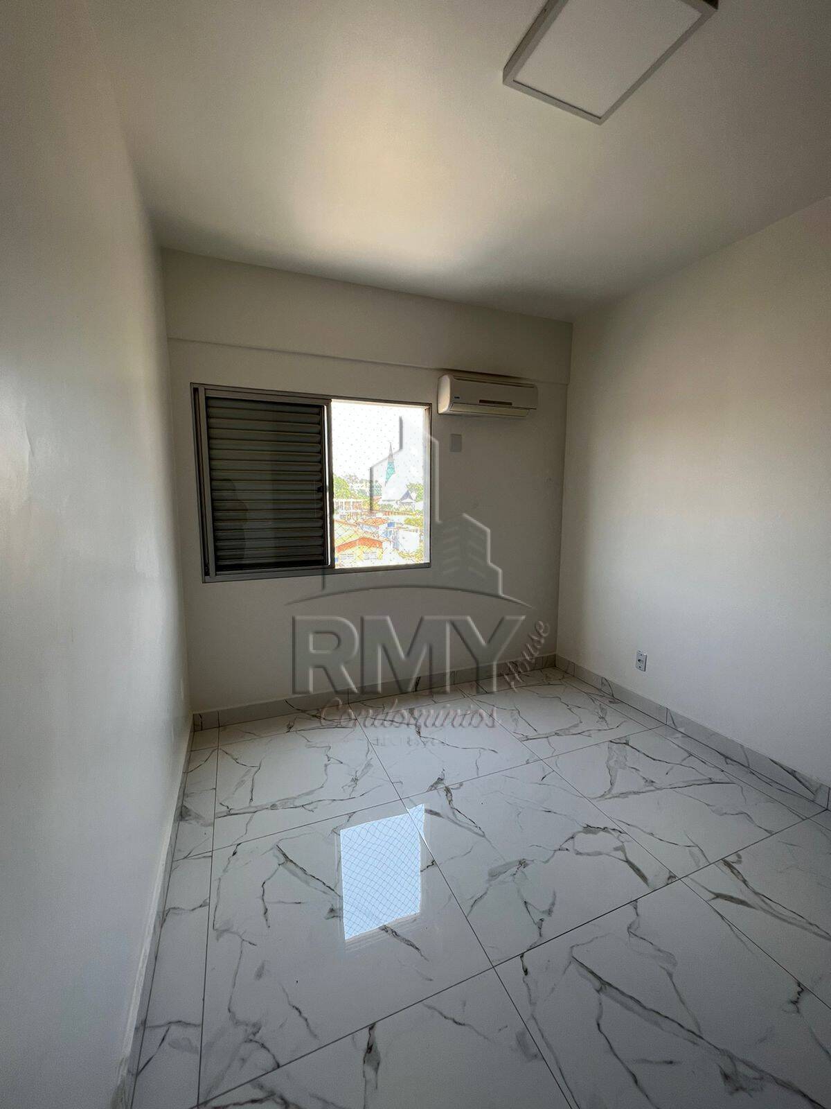 Apartamento à venda com 2 quartos, 70m² - Foto 12