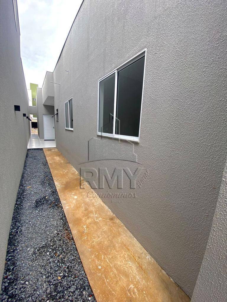 Casa à venda com 3 quartos, 105m² - Foto 4