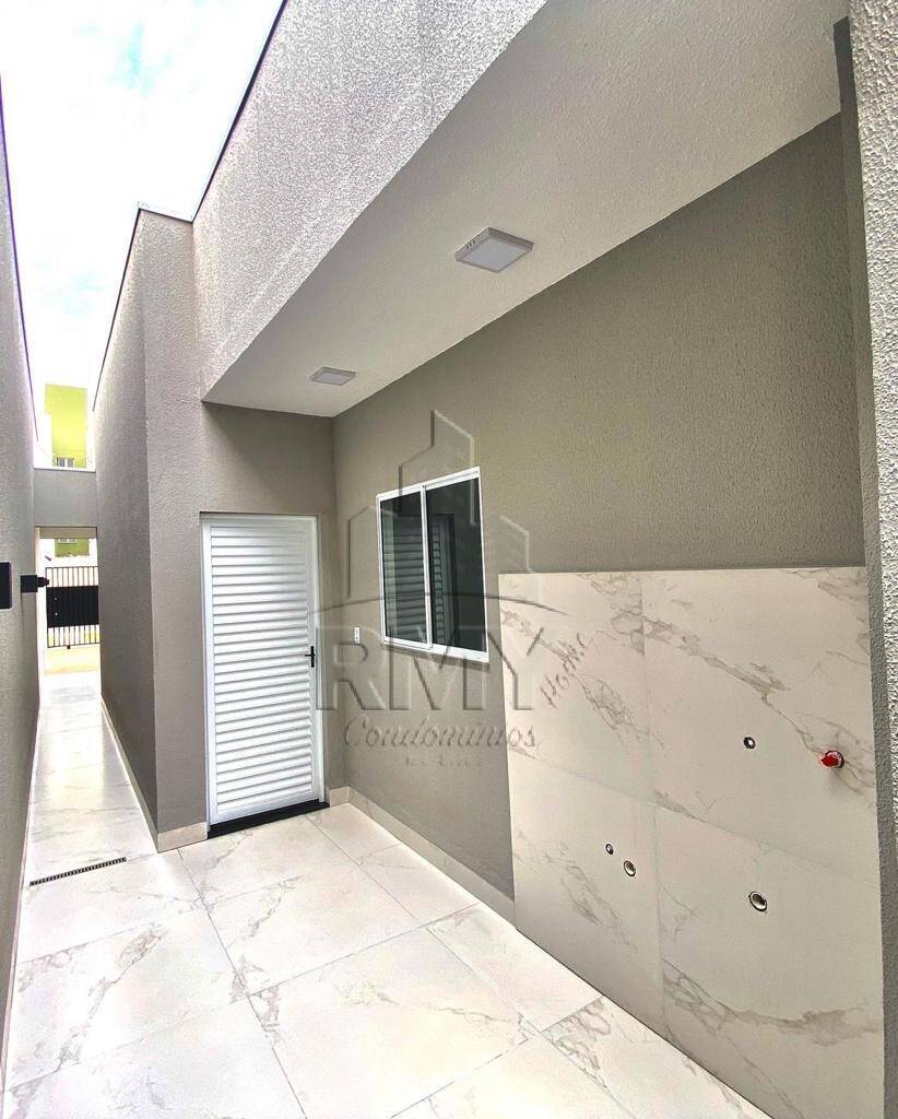 Casa à venda com 3 quartos, 105m² - Foto 3